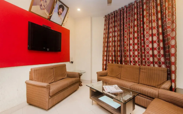 OYO 13105 Hotel Blue Diamond
