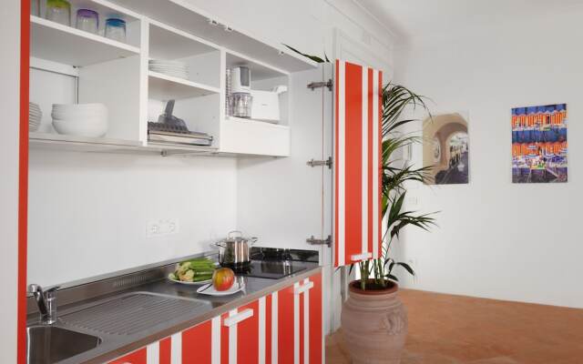 Deluxe Home in Sorrento Old Town with Balconies