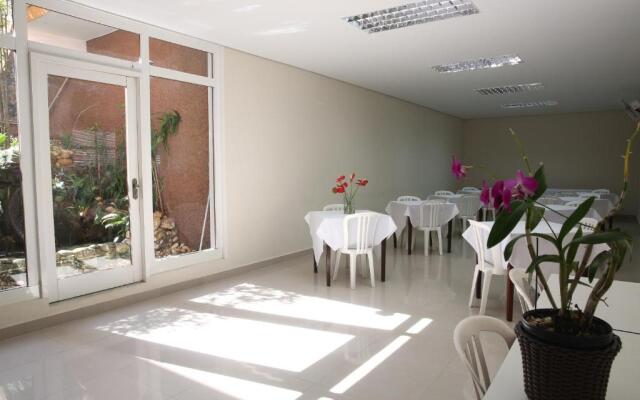 Regis Hotel I