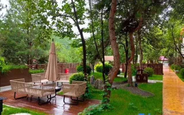 Xinglin Valley Resort (Jinhai Lake)