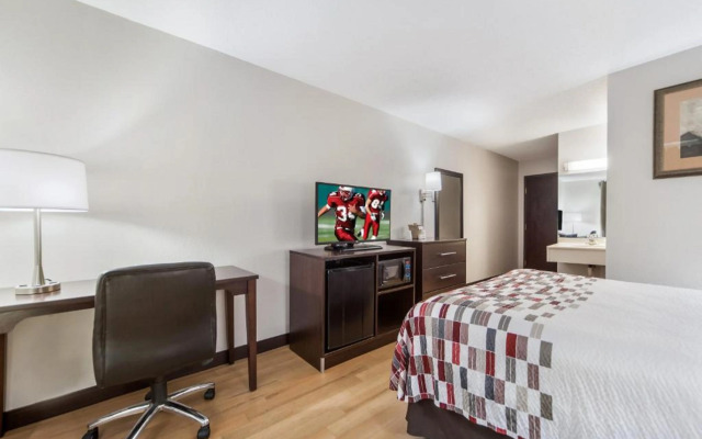 Red Roof Inn & Suites Omaha - Council Bluffs