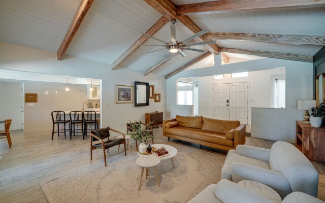 Bakersfield Oasis: Private Pool, Hot Tub & Patio!