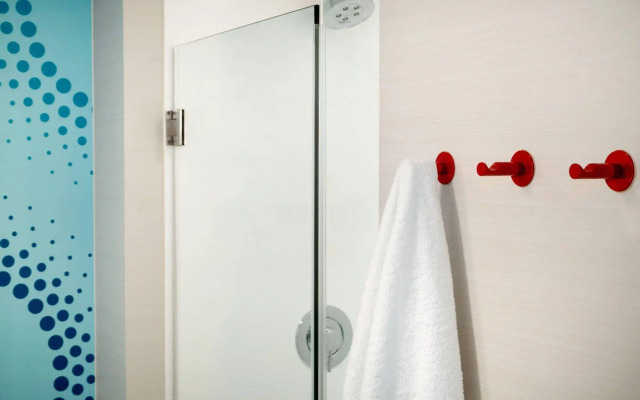 Tru by Hilton Lancaster East