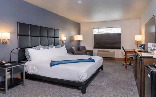 Wood River Inn & Suites