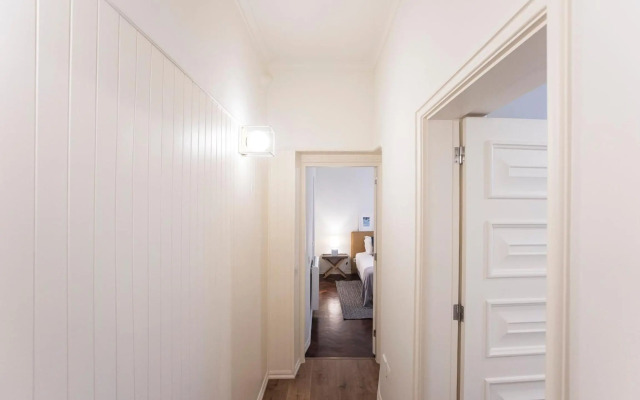 Tasteful 2BR Flat in Art District by LovelyStay