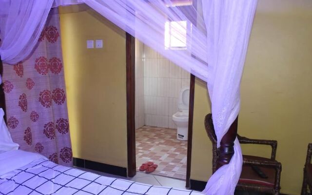 Capricorn Lounge