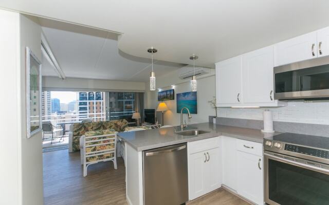 Ilikai Tower One Bedroom Lagoon View Waikiki Condos With Lanai & Free Wifi