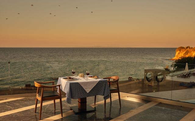 Cavo Orient Beach Hotel