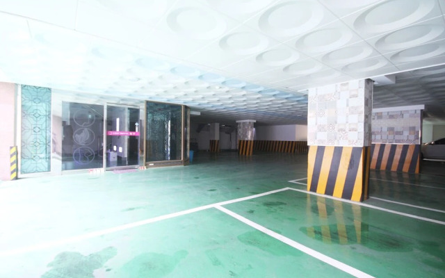 Gyeongsan Instar Hotel