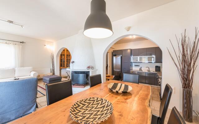 Luxury Home With Jacuzzi and Spectacular Sea Views for 8 Guests