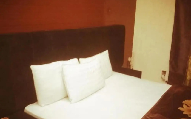 Hotel Versa Apartment and Lodges Lahore