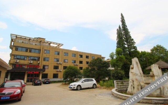 5727 Business Hotel