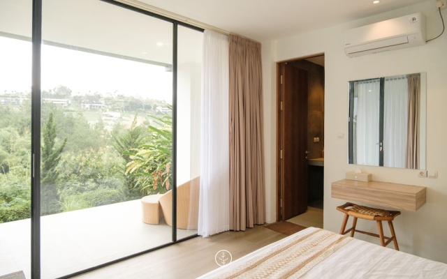 Kamala Villa 10 bedrooms with a private swimming pool – Guest Rooms – Cimenyan