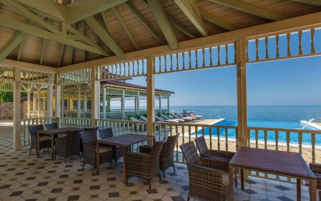 Grand Paradise Hotel