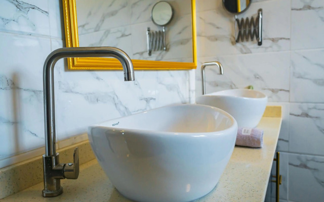 Cozy and quirky Wolf Apartment