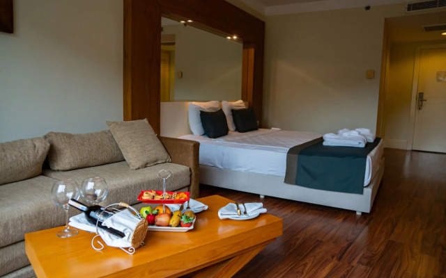 Meder Resort Hotel