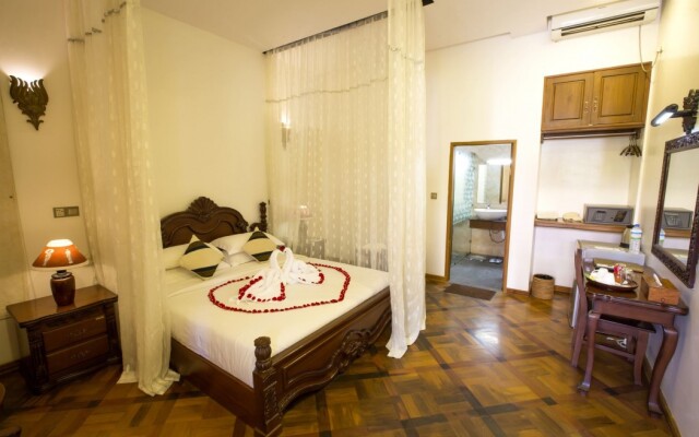 Yadanarpon Dynasty Hotel