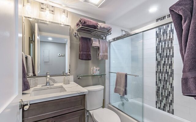 Siesta Breakers on Crescent Beach