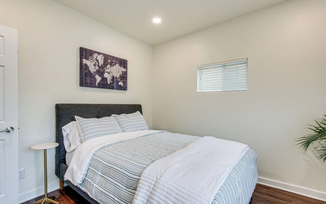 Dog-friendly Sheboygan Home - 1 Mi to Town!
