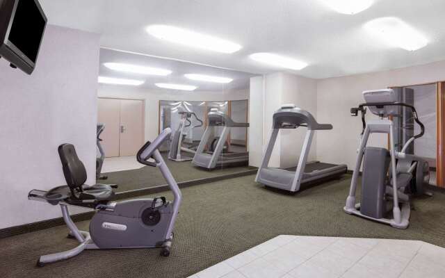 Days Inn by Wyndham Raleigh Glenwood-Crabtree