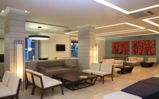Sundance Residences & Suites Hotel