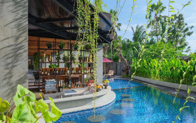 Kayumas Seminyak Resort