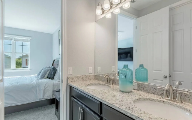 Home Near Disney Area-sleeps 14 Guest