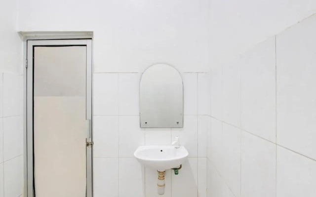 Hotel O Jalan Malioboro Near Stasiun Tugu Yogyakarta Formerly Hotel Baru