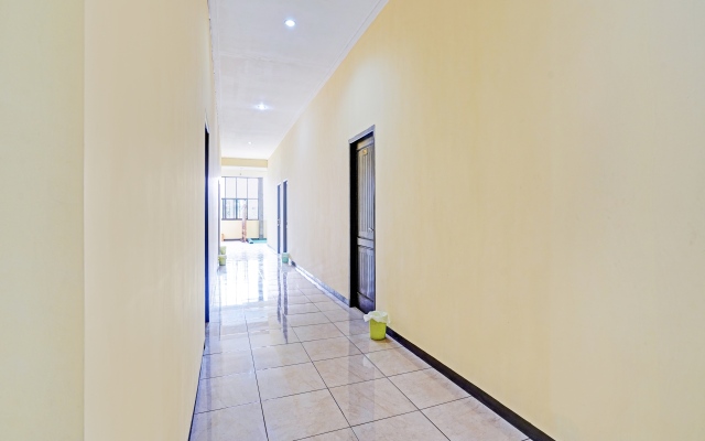 OYO 90442 Almeira Homestay Syariah Sub