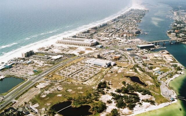 Emerald Coast Inn & Suites