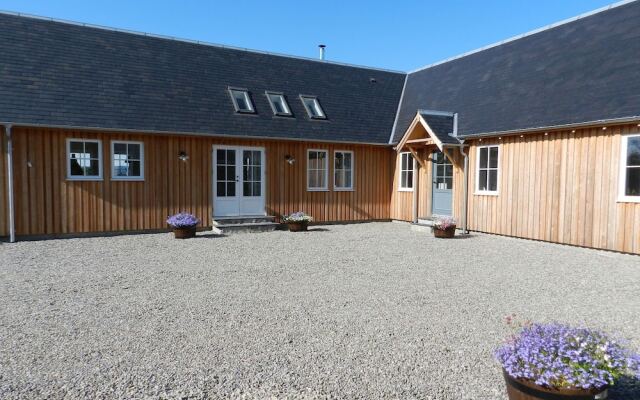 Highland Holiday Homes - Easter Tulloch