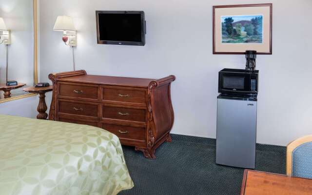 Days Inn by Wyndham Ontario Airport