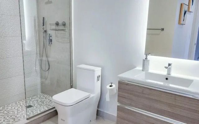 Luxury 3BR with Private Rooftop