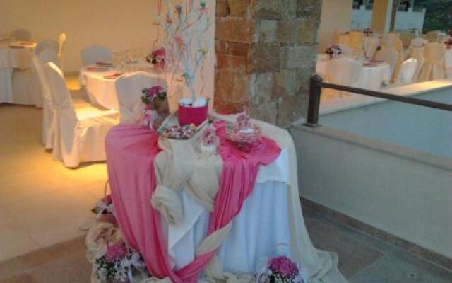 Siris Hotel