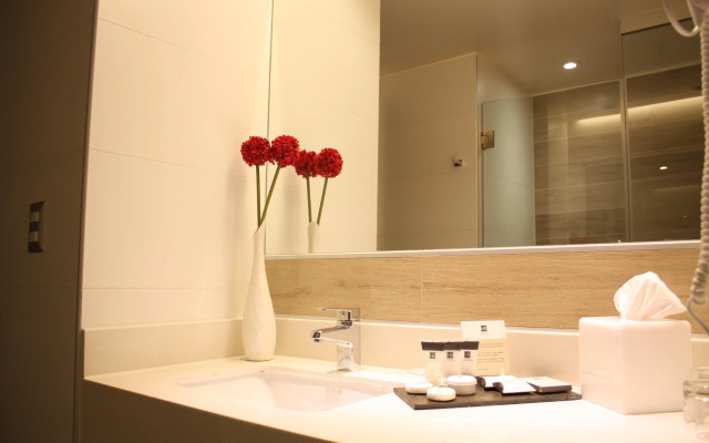 Radisson Blu Plaza El Bosque Santiago