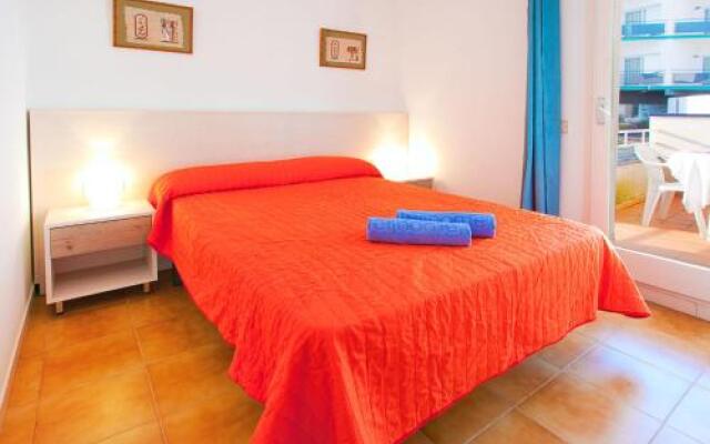 Apartment Platja de Roses.9
