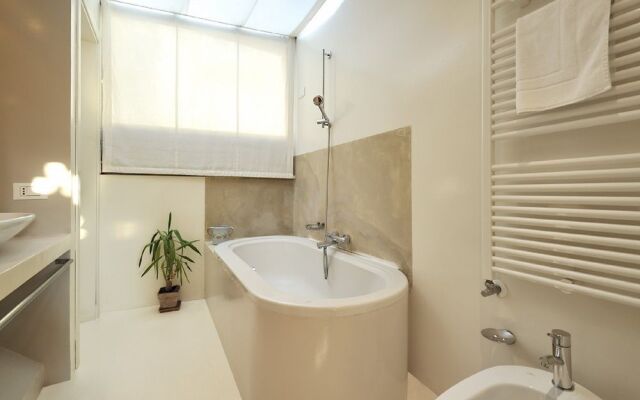 Venice Rialto Apartment With Balcony