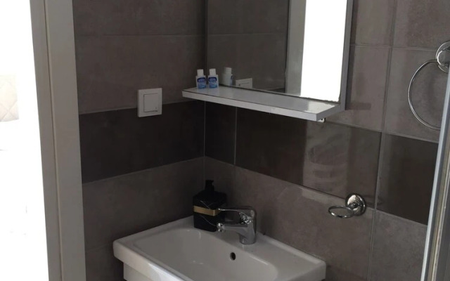 R House Hotel