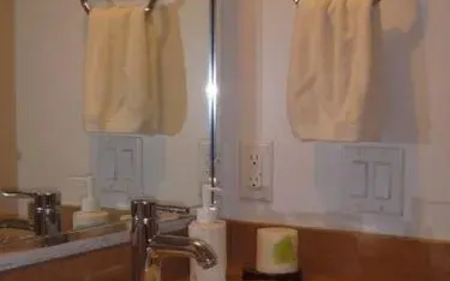 Mode Suites Rentals - Pacific Centre Suites