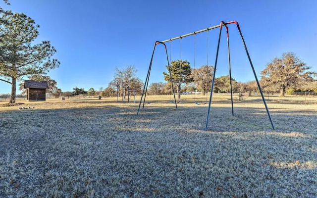 Private Pool: Spacious & Vibrant Argyle Villa!