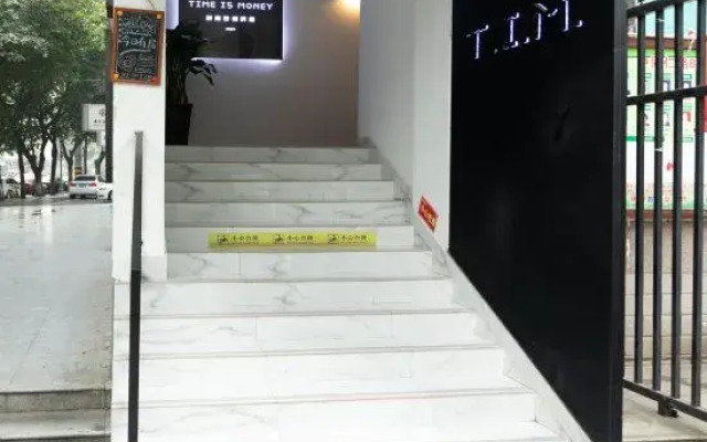 Tim Time Storage Hostel