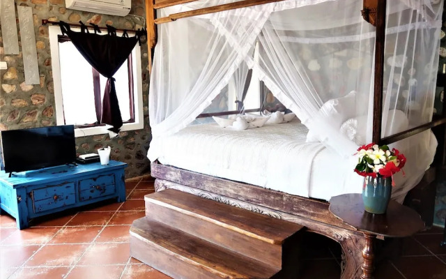 Breve Azurine Lagoon Retreat
