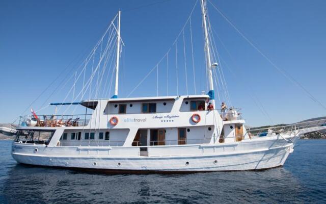Adriatic Cruising Yacht