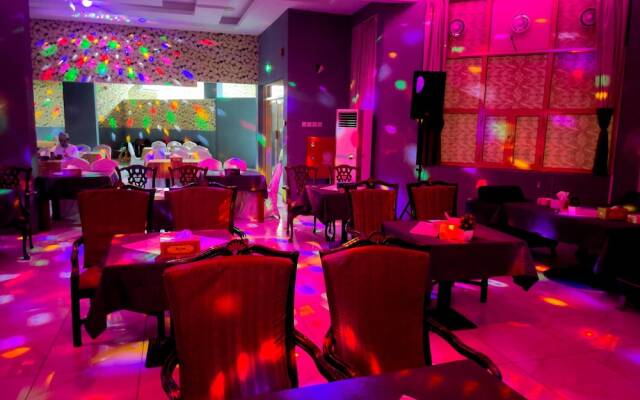 Royal Beach Hotel