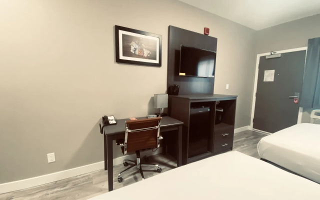 Econo Lodge City Centre Inn