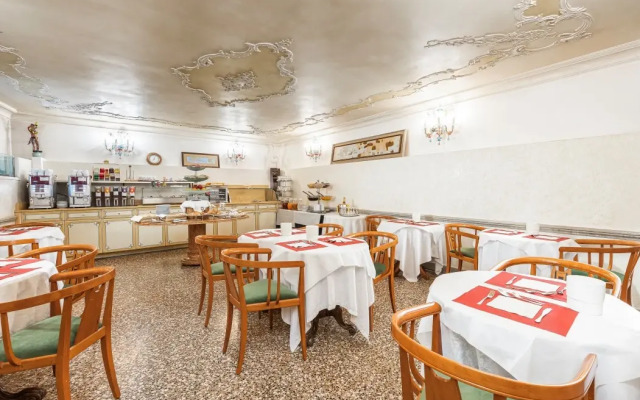 San Moisè Hotel