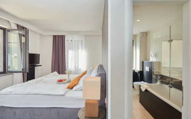 Dubrovnik Deluxe Blue Bayou