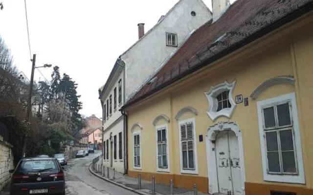 Apartments and Rooms Gornji Grad