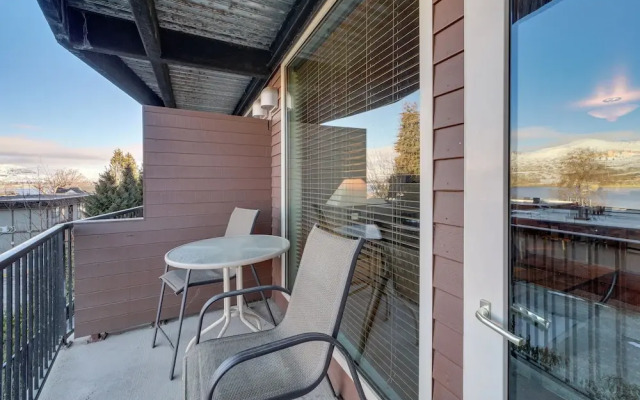 Resort Getaway on Lake Chelan: Pool + Beach Access