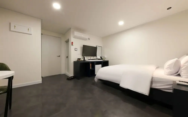 Seosan S Self Check-in Hotel